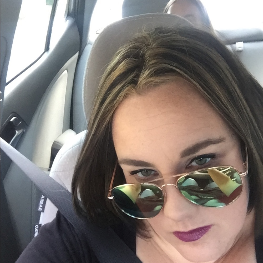 Meet your Posher, Melissa